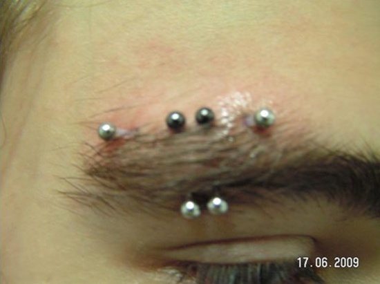 eyebrow piercing (13)